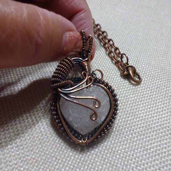 Rustic WHITE QUARTZ Handmade COPPER WIRE-WRAPPED Heart Pendant/Chain #375C - Picture 3 of 3